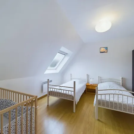 Holiday home Maison Ideale Pour Familles - Grand Jardin *